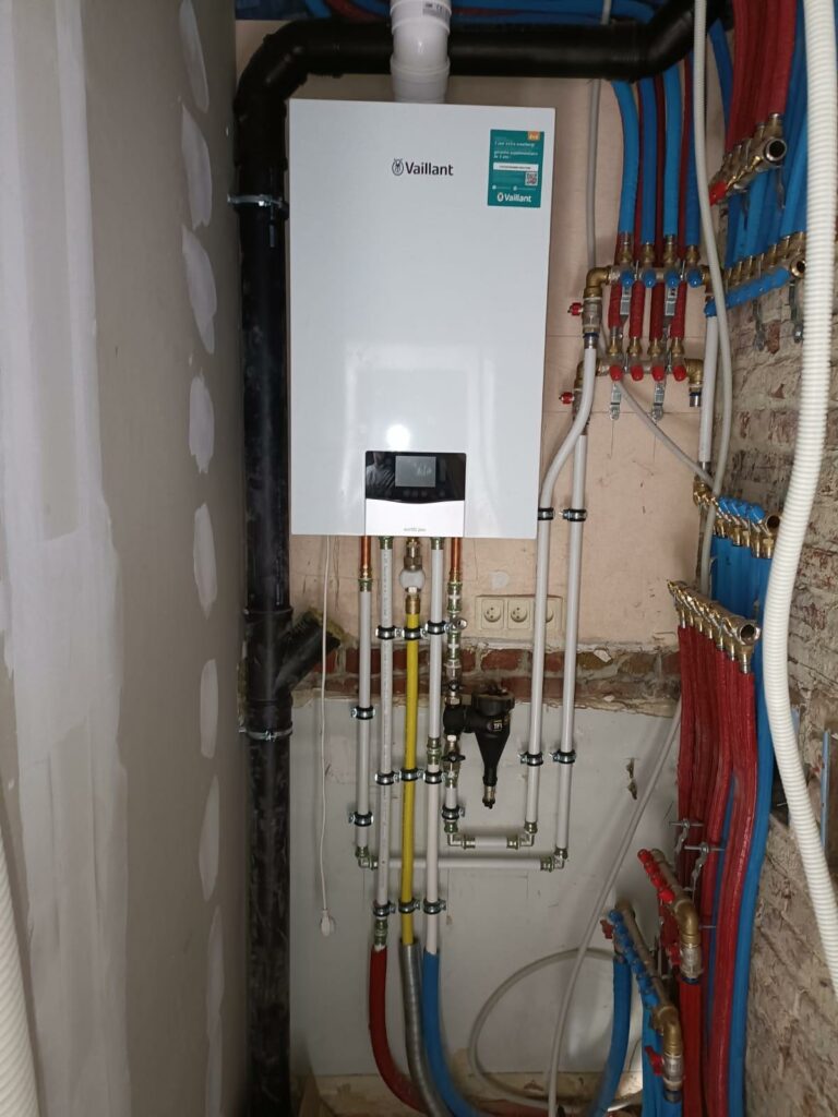 installation chaudière gaz à condensation réalisée par chauffagiste professionnel