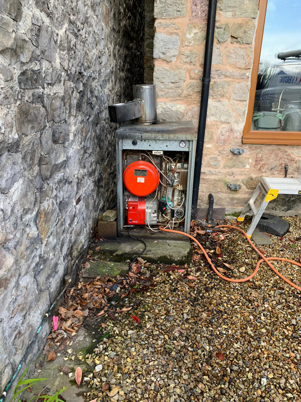 dépose ancienne chaudière mazout et installation nouvelle unité